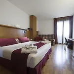 Urban Hive Отель