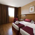 Urban Hive Отель 4*