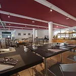 Urban Hive Отель 4*