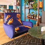 Urban Hive Отель