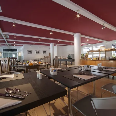 Urban Hive מלון 4*