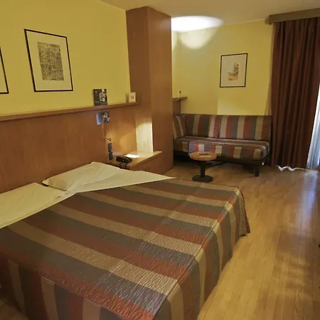 Urban Hive 4*